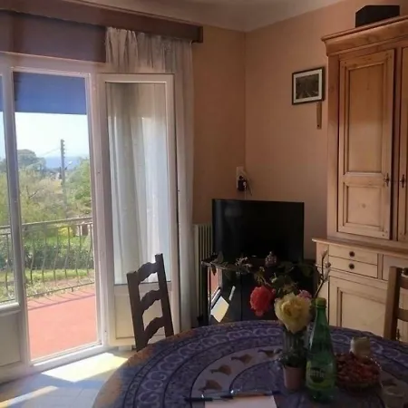 3 Pieces 1 * Saint-Raphael (Var)